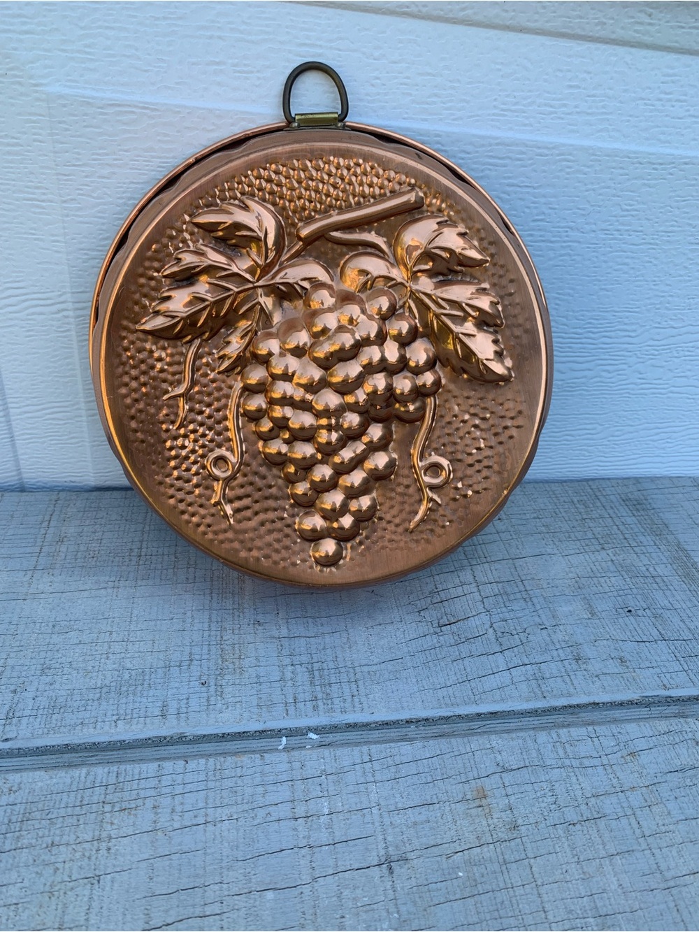 Vintage Copper Grapes Jello Mold 8” Baking Pan Kitchen Hanging Wall Decor Round
